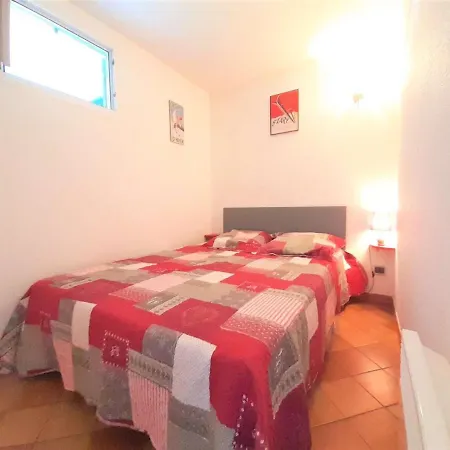 T2 A Avec Balcon, Parking, Et Casier A Skis - Fr-1-457-269 Lägenhet
