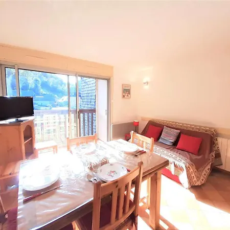 Appartement T2 à Avec Balcon, Parking, Et Casier à Skis - Fr-1-457-269 *