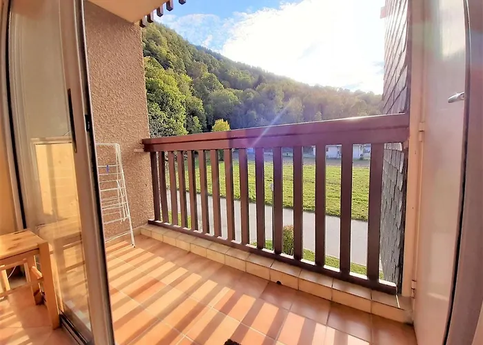 T2 à Avec Balcon, Parking, Et Casier à Skis - Fr-1-457-269 Appartement *